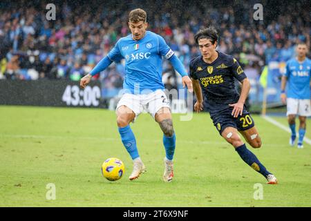 12. November 2023, Neapel, Kampanien, Italien: Während des italienischen Fußballspiels der Serie A SSC Napoli gegen den FC Empoli am 12. November 2023 im Diego Armando Maradona Stadion in Neapel.in Bild: Giovanni Di Lorenzo vom SSC Neapel - Matteo Cancellieri vom Empoli FC (Kreditbild: © Fabio Sasso/ZUMA Press Wire) NUR REDAKTIONELLE VERWENDUNG! Nicht für kommerzielle ZWECKE! Stockfoto