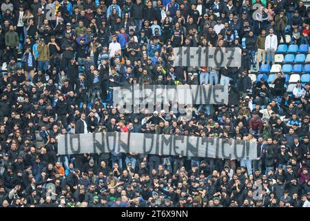 12. November 2023, Neapel, Kampanien, Italien: Während des italienischen Fußballspiels der Serie A SSC Napoli gegen den FC Empoli am 12. November 2023 im Diego Armando Maradona Stadion in Neapel. Im Bild: Tifosi napoli (Credit Image: © Fabio Sasso/ZUMA Press Wire) NUR REDAKTIONELLE VERWENDUNG! Nicht für kommerzielle ZWECKE! Stockfoto