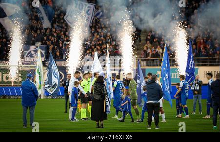 Die Abbildung zeigt den Beginn eines Fußballspiels zwischen KAA Gent und RSCA Anderlecht am Sonntag, den 12. November 2023 in Gent, am 14. Tag der Saison 2023-2024 der ersten Liga der „Jupiler Pro League“ der belgischen Meisterschaft. BELGA FOTO VIRGINIE LEFOUR Stockfoto