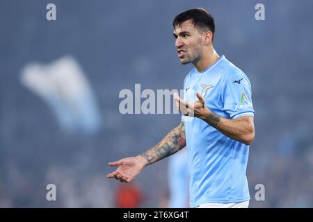 Alessio Romagnoli von Latium reagiert während des italienischen Meisterschaftsspiels Serie A zwischen SS Lazio und AS Roma am 12. November 2023 im Stadio Olimpico in Rom, Italien - Foto Federico Proietti / DPPI Stockfoto