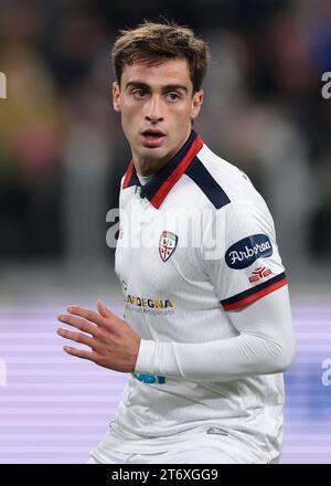 Turin, Italien, 11. November 2023. Gaetano Oristanio aus Cagliari während des Spiels der Serie A im Allianz Stadium in Turin. Der Bildnachweis sollte lauten: Jonathan Moscrop / Sportimage Stockfoto