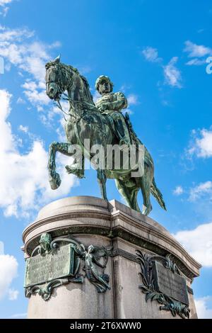 Wien, Österreich - 4. Oktober 2023: Detailansicht des Erzherzog-Albrecht-Denkmals vor dem Albertina-Museum Stockfoto