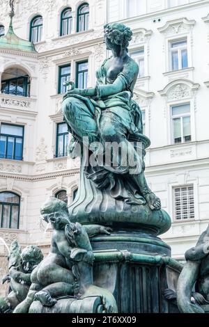 Wien, Österreich - 4. Oktober 2023: Ein detaillierter Blick auf den Donnerbrunnen im Zentrum Wiens Stockfoto