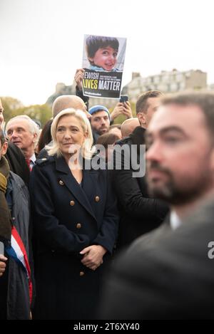 Französische rechtsextreme Partei Rassemblement National (RN) Mitglied des Parlaments Marine Le Pen beim bürgermarsch gegen Antisemitismus. Paris, 12. November 2023. Fotos von Florian Poitout/ABACAPRESS.COM Stockfoto