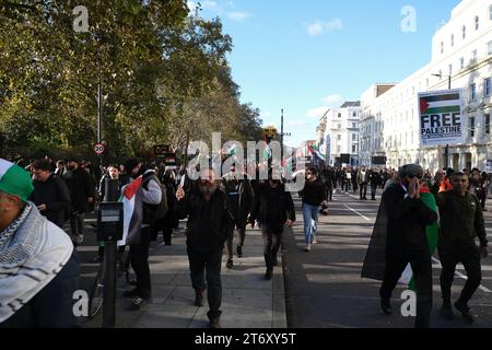 Eine Auswahl von Fotos, die am 11. November 2023 vom pro-palästinensischen Marsch und Waffenstillstandswochenende aufgenommen wurden. Stockfoto