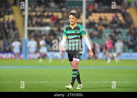 Northampton ENGLAND – 12. November 2023: Alex Mitchell von Northampton Saints während des Spiels zwischen Northampton Saints und Exeter Chiefs Rugby im Cinch Stadium Franklin’s Gardens. Northampton Großbritannien. Stockfoto