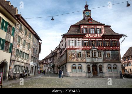 Stein am Rhein, alte historische bemalte Häuser mittelalterliches Dorf in der Schweiz Stockfoto