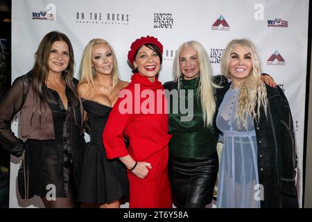 Gründerin und Head Coach Joelle Jarvis, Designer Symone Prince, Comedian Christine Peake, Designerin Michelle Nichols, Medical Field PA Natalie Axl besucht OTR präsentiert Comedians for Veterans im Hotel Ziggy, Los Angeles, CA 11. November 2023 Stockfoto