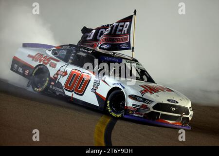 4. November 2023, Avondale, AZ, USA: NASCAR Xfinity Series Driver, Cole Custer (00) gewinnt die NASCAR Xfinity Series Championship auf dem Phoenix Raceway in Avondale AZ. (Credit Image: © Stephen A Arce Grindstone Media/ASP) NUR REDAKTIONELLE VERWENDUNG! Nicht für kommerzielle ZWECKE! Stockfoto