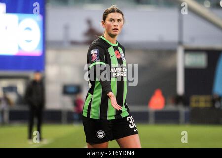 Manchester, Großbritannien. November 2023. Joie Stadium, Manchester, England, 12. November 2023: Charlize Rule (33 Brighton) kontrolliert den Ball beim Barclays FA Womens Super League Spiel gegen Manchester City im Joie Stadium in Manchester, England am 12. November 2023. (Sean Chandler/SPP) Credit: SPP Sport Press Photo. /Alamy Live News Stockfoto