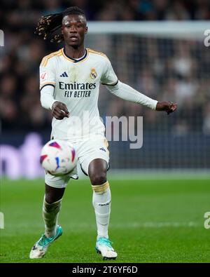 Eduardo Camavinga von Real Madrid CF spielte am 11. November 2023 im Santiago Bernabeu Stadion in Madrid. (Foto: Cesar Cebolla / PRESSINPHOTO) Stockfoto