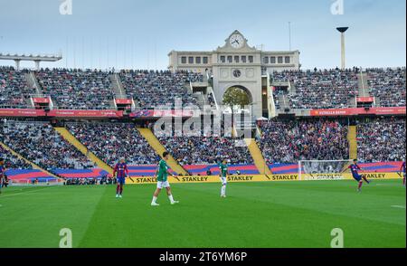 FC BARCELONA gegen DEPORTIVO ALAVES November 12,2023 Allgemeine Ansicht während des Spiels zwischen dem FC Barcelona und Deportivo Alaves entsprechend dem dreizehnten Tag der La Liga EA Sports im Olimpic-Stadion Lluis Companys in Montjuic in Barcelona, Spanien. Stockfoto