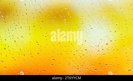 Hintergrundregen fällt aus nächster Nähe. 6 Stockfoto