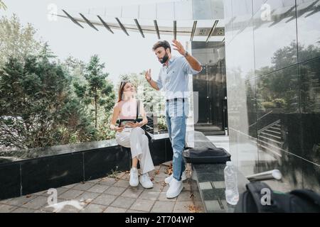 Verschiedene Unternehmensstrategien für Gewinnwachstum und Markterweiterung in einem geschäftigen städtischen Umfeld. Stockfoto