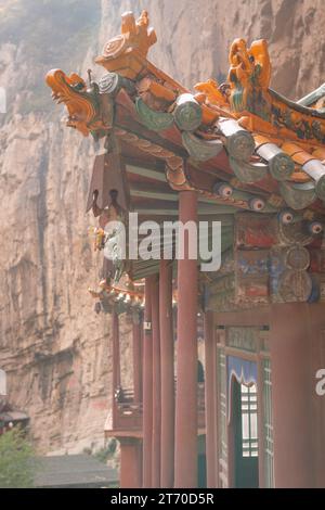 Das Detail des Daches des nördlichen Mt. Hengshan hängender Tempel in Datong in der Provinz Shanxi. Berühmte klassische chinesische Architektur Stockfoto