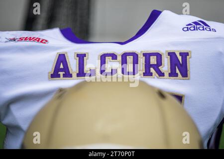12. November 2023: Ein Alcorn State Trikot steht vor dem NCAA-Fußballspiel zwischen den Alcorn State Braves und den Texas Southern Tigers im Shell Energy Stadium in Houston, Texas. Texas Southern besiegte Alcorn State mit 44:10. Prentice C. James über Cal Sport Media Stockfoto