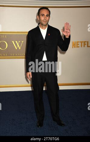 Los Angeles, Ca. November 2023. Khalid Abdalla bei Netflix' The Crown Staffel 6 LA Premiere am Westwood Regency Village Theatre in Los Angeles, Kalifornien am 12. November 2023. Quelle: Jeffrey Mayer/Media Punch Credit: Media Punch Inc/Alamy Live News/Alamy Live News Stockfoto