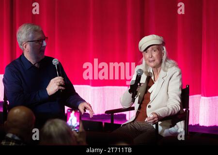 12. November 2023: Die BAFTA-Gewinnerin Diane Ladd spricht mit dem Filmhistoriker Leonard Maltin auf dem Coronado Island Film Festival in Coronado, Kalifornien am Sonntag, den 12. November über ihren neuen Film Isle of Hope. Diane spielte in Filmen prominenter Regisseure wie Roman Polanski, Martin Scorcese und David Lynch; sie ist außerdem Regisseurin und Produzentin und Mutter der Oscar-Preisträgerin Laura den (Credit Image: © Rishi Deka/ZUMA Press Wire). Nicht für kommerzielle ZWECKE! Stockfoto