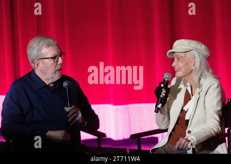 12. November 2023: Die BAFTA-Gewinnerin Diane Ladd spricht mit dem Filmhistoriker Leonard Maltin auf dem Coronado Island Film Festival in Coronado, Kalifornien am Sonntag, den 12. November über ihren neuen Film Isle of Hope. Diane spielte in Filmen prominenter Regisseure wie Roman Polanski, Martin Scorcese und David Lynch; sie ist außerdem Regisseurin und Produzentin und Mutter der Oscar-Preisträgerin Laura den (Credit Image: © Rishi Deka/ZUMA Press Wire). Nicht für kommerzielle ZWECKE! Stockfoto