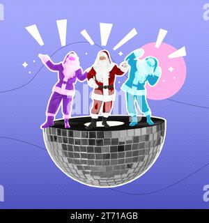 Winterferien buntes Kunstwerk. Santa Clauses tanzen auf halbem Discoball vor farbigem Hintergrund, kreative Collage Stockfoto