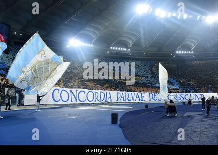 Rom, Latium. November 2023. Lazio-Fans beim Spiel der Serie A zwischen Lazio und Roma im Olympiastadion, Italien, am 12. November 2023. Photographer01 Credit: Unabhängige Fotoagentur/Alamy Live News Stockfoto