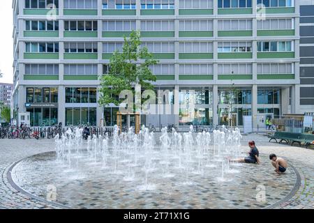 Springbrunnen, Platz, SAP Berlin, George-Stephenson Straße, Europacity, Quartier Heidestraße, Moabit, Mitte, Berlin, Deutschland *** Örtlicher Titel *** Stockfoto