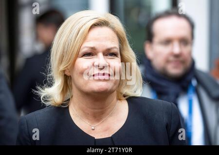 Bundesinnenministerin Nancy Faeser vor der Zentralen Gedenkveranstaltung zum 85. Jahrestag der Reichspogromnacht in der Synagoge Beth Zion, Kahal ADAS Jisroel in der Brunnenstraße in Berlin am 9. November 2023. Zentrale Gedenkveranstaltung - 85. Jahrestag der Reichspogromnacht *** Bundesinnenministerin Nancy Faeser vor der zentralen Gedenkfeier zum 85. Jahrestag der Reichspogromnacht in der Beth-Zion-Synagoge, Kahal ADAS Yisroel in der Brunnenstraße in Berlin am 9. November 2023 Zentrale Gedenkfeier zum 85. Jahrestag der Reichspogromnacht Stockfoto