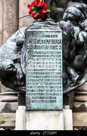 St. Michael Cornhill war Memorial von Richard Reginald Goulden vor der St. Michael's Church, City of London, England Stockfoto