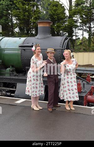 Künstler am Wochenende der 1940er Jahre auf der West Somerset Railway, Minehead, Somerset, September 2023 Stockfoto