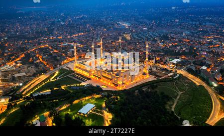 Luftaufnahme der Camlica Moschee in Istanbul Stadt, Türkei. Stockfoto