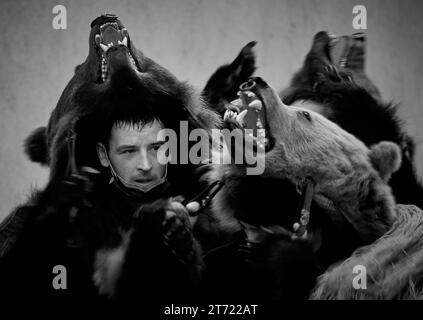 Silvestermasken, Traditionen, Weihnachtslieder und Bräuche in Rumänien Stockfoto