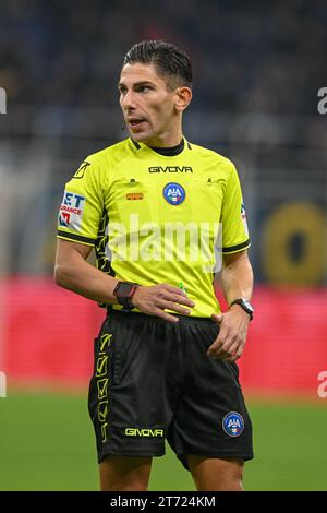 Mailand, Italien. November 2023. Der Schiedsrichter Federico Dionisi war während des Spiels zwischen Inter und Frosinone bei Giuseppe Meazza in Mailand zu sehen. (Foto: Gonzales Photo/Alamy Live News Stockfoto