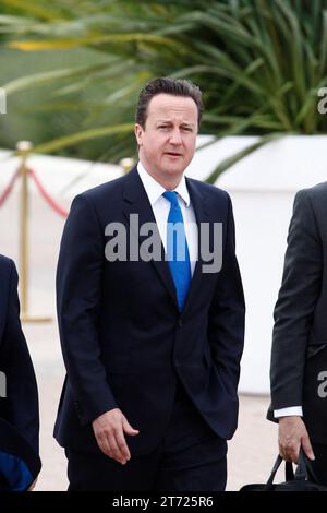 Das Dateifoto vom 27. Mai 2011 zeigt, wie der britische Premierminister David Cameron zu einem Treffen während des G8-Gipfels in Deauville, Westfrankreich, eintrifft. Der ehemalige britische Führer David Cameron wurde am Montag zum neuen Außenminister des Landes ernannt, als Premierminister Rishi Sunak seine Top-Mannschaft neu zusammenstellte. David Cameron, 57 Jahre alt, war von 2010 bis 2016 britischer Premierminister und trat nach dem Ergebnis des Brexit-Referendums zurück, als Großbritannien für den Austritt aus der Europäischen Union stimmte. Foto: Ludovic/Pool/ABACAPRESS.COM Stockfoto