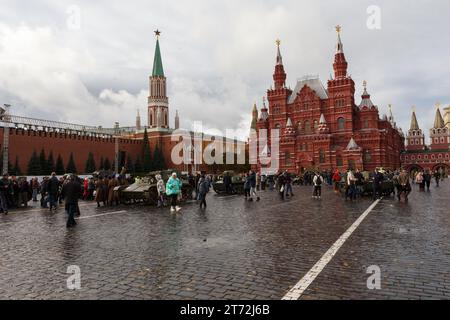 Ein Freilichtmuseum auf dem Roten Platz zu Ehren des 82. Jahrestages der Militärparade 1941. Am 7. November 2005 feierte Russland die da Stockfoto