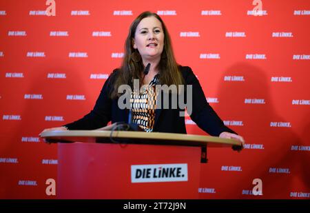 Berlin, Deutschland. November 2023. Janine Wissler, Bundesvorsitzende der Linkspartei, spricht auf einer Pressekonferenz im Karl-Liebknecht-Haus über aktuelle politische Fragen. Quelle: Bernd von Jutrczenka/dpa/Alamy Live News Stockfoto