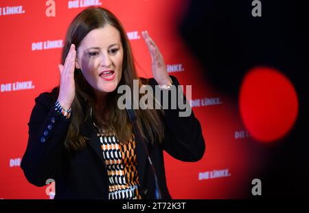 Berlin, Deutschland. November 2023. Janine Wissler, Bundesvorsitzende der Linkspartei, spricht auf einer Pressekonferenz im Karl-Liebknecht-Haus über aktuelle politische Fragen. Quelle: Bernd von Jutrczenka/dpa/Alamy Live News Stockfoto