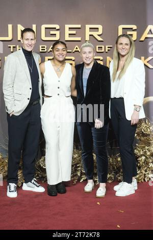 Anna Katrin Berger, Jess Carter, Bethany England und Steph Williams fotografierten am 9. November 2023 bei der World Premiere of the Hunger Games: The Ballad of Songbirds and Snakes BFI IMAX im BFI Imax in London, Großbritannien. Bild von Julie Edwards. Stockfoto