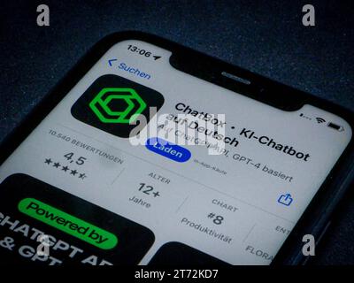 App Store – Apple Apple App Store auf einem iPhone. Apps für künstliche Intelligenz, ChatBox - KI-Chatbot auf Deutsch // 13.11.2023 *** App Store Apple App Store auf einem iPhone Apps für künstliche Intelligenz, ChatBox AI Chatbot auf Deutsch 13 11 2023 Stockfoto