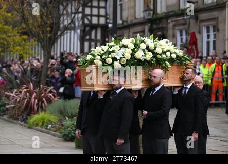 Manchester, Großbritannien. November 2023. Die Beerdigung von Sir Bobby Charlton, Manchester Cathedral. Quelle: Doug Peters/EMPICS/Alamy Live News Stockfoto