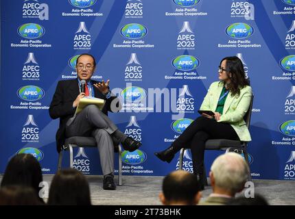 San Francisco, USA. November 2023. Carlos Kuriyama (L), Direktor der Policy Support Unit für die asiatisch-pazifische Wirtschaftszusammenarbeit (APEC), spricht während eines Medienbriefings über den Bericht APEC Regional Trends Analysis am 12. November 2023 im internationalen Medienzentrum der APEC 2023 in San Francisco, USA. UM MIT 'multilateraler Koordinierungsschlüssel für die Bewältigung mehrerer Herausforderungen: APEC-Bericht' zu BEGINNEN Credit: Li Rui/Xinhua/Alamy Live News Stockfoto