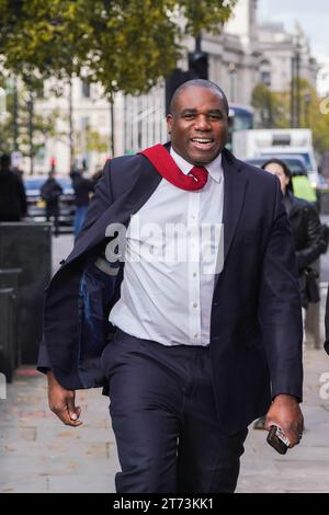 London, Großbritannien. 13. November 2023. David Lammy, Labour-Abgeordneter von Tottenham und Schattenstaatssekretär für auswärtige Angelegenheiten, Commonwealth und Entwicklung, in Westminster am Tag, an dem der ehemalige Premierminister David Cameron nach einer Kabinettsumbildung zum neuen Außenminister ernannt wird. Nach der Entlassung von Innenministerin Suella Braverman Credit: amer ghazzal/Alamy Live News Stockfoto
