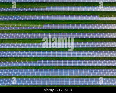 Zittau, Sachsen, Deutschland - Solarfeld Oberseifersdorf, Solarpark in Oberseifersdorf, Gemeinde Mittelherwigsdorf. Stockfoto