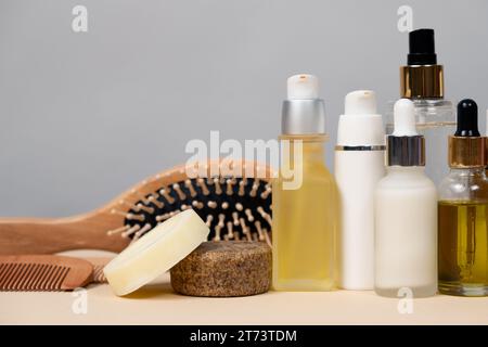 Naturkosmetik für Gesichts- und Körperpflege, Haare. Kunststofffreie, umweltfreundliche Verpackung. Stockfoto