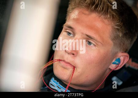 Avondale, AZ, USA. November 2023. Derek Kraus (11), Fahrer der NASCAR Xfinity Series, trainiert für die NASCAR Xfinity Series Championship auf dem Phoniex Raceway in Avondale AZ. (Credit Image: © Logan T Arce Grindstone Media Gr/ASP) NUR REDAKTIONELLE VERWENDUNG! Nicht für kommerzielle ZWECKE! Stockfoto