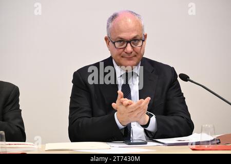 Rom, Italien. November 2023. Während der Pressekonferenz zur Präsentation der sechsten Ausgabe des Berichts „Armut in Rom: Ein Standpunkt“ am 13. November 2023, Ugo Poletti Saal des Vikariats in Rom, Italien. Quelle: Live Media Publishing Group/Alamy Live News Stockfoto