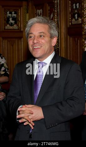 BILDER ABLEGEN. Westminster, London, Großbritannien. November 2023. John Bercow ist ein ehemaliger britischer Politiker, der von 2009 bis 2019 Sprecher des House of Commons und von 1997 bis 2019 Parlamentsabgeordneter für Buckingham war. Westminster, London, Großbritannien. November 2011. John Bercow, Sprecher des House of Commons, veranstaltet einen parlamentarischen Empfang in seiner Wohnung im Palace of Westminster. Kredit: Maureen McLean/Alamy Stockfoto