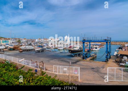 Jachthafen Alcossebre Spanien Boote in Port Esportiu de les Fonts Hafen Valencianische Gemeinschaft Stockfoto