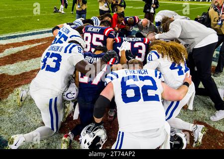 NFL International Series /Game: Indianapolis Colts vs. New England Patriots am 12. November 2023, im Deutschen Bank Park, Frankfurt am Main, Deutschland, Gebet nach dem Spiel Stockfoto