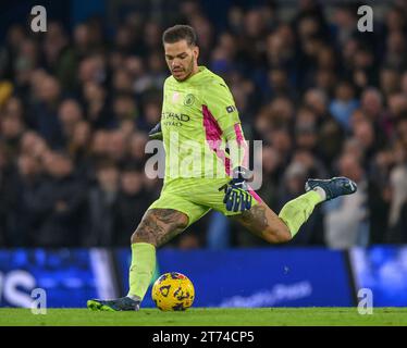 London, Großbritannien. November 2023. 12. November 2023: Chelsea gegen Manchester City – Premier League – Stamford Bridge Ederson aus Manchester City während des Premier League-Spiels gegen Chelsea. Bildnachweis: Mark Pain/Alamy Live News Stockfoto