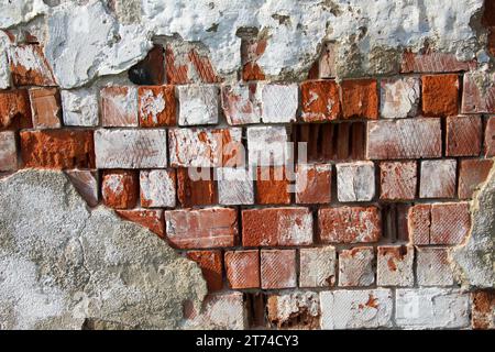 Ein Fragment der Mauermauer des alten Gebäudes Stockfoto